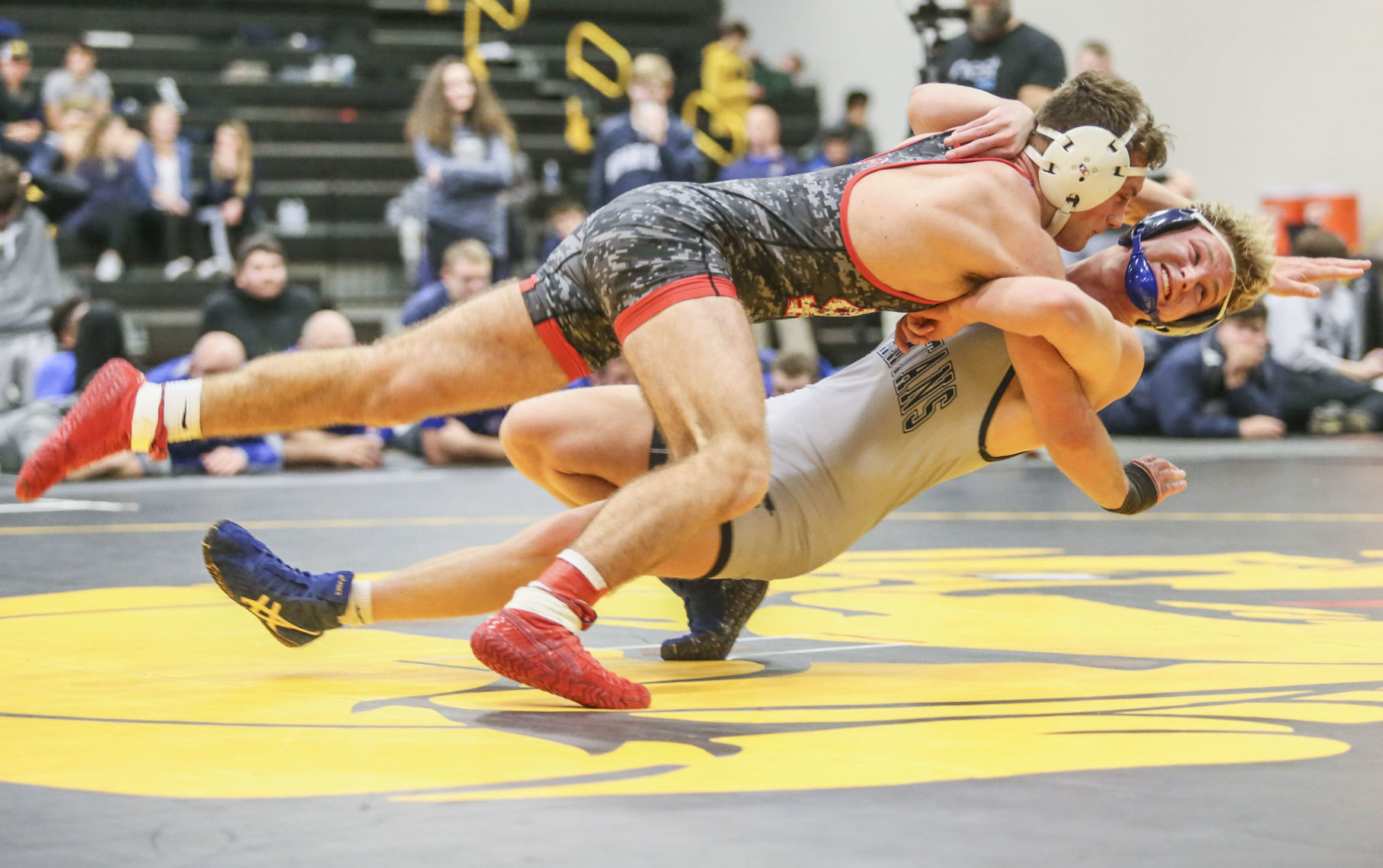 020120-qc-spt-mac wrestling-15.JPG